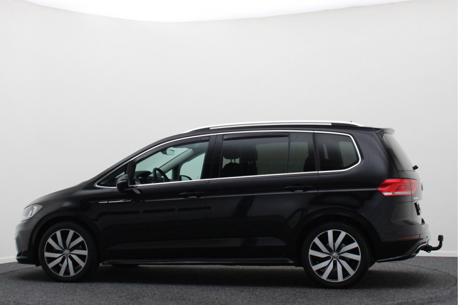 Volkswagen Touran 1.5 TSI DSG Highline Business R 7p Climate, ACC, Stoelverwarming, Elektrische Achterklep, Trekhaak, 18''