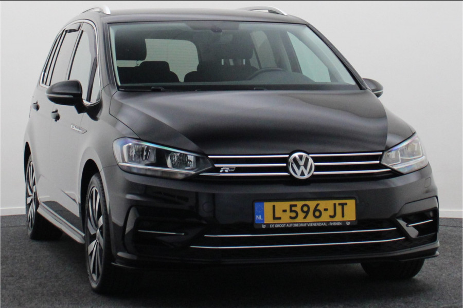 Volkswagen Touran 1.5 TSI DSG Highline Business R 7p Climate, ACC, Stoelverwarming, Elektrische Achterklep, Trekhaak, 18''