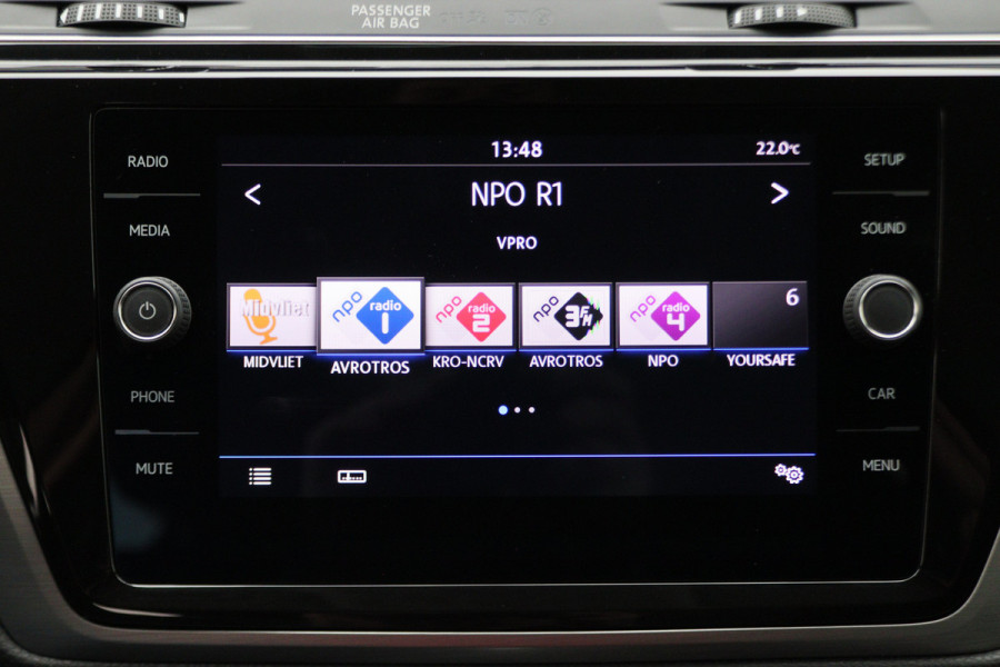 Volkswagen Touran 1.5 TSI DSG Highline Business R 7p Climate, ACC, Stoelverwarming, Elektrische Achterklep, Trekhaak, 18''