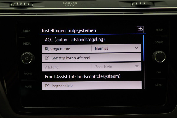 Volkswagen Touran 1.5 TSI DSG Highline Business R 7p Climate, ACC, Stoelverwarming, Elektrische Achterklep, Trekhaak, 18''
