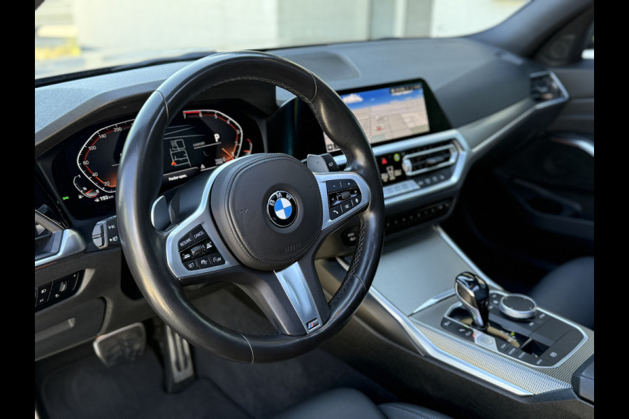 BMW 3 Serie Touring 330i High Executive | M-Sport | TREKHAAK | PANO | ACC | CAMERA