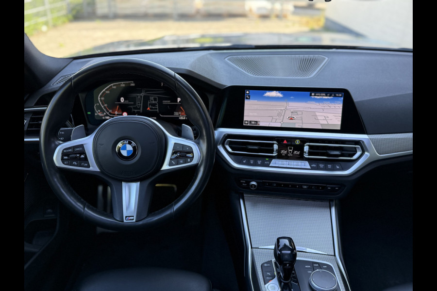 BMW 3 Serie Touring 330i High Executive | M-Sport | TREKHAAK | PANO | ACC | CAMERA