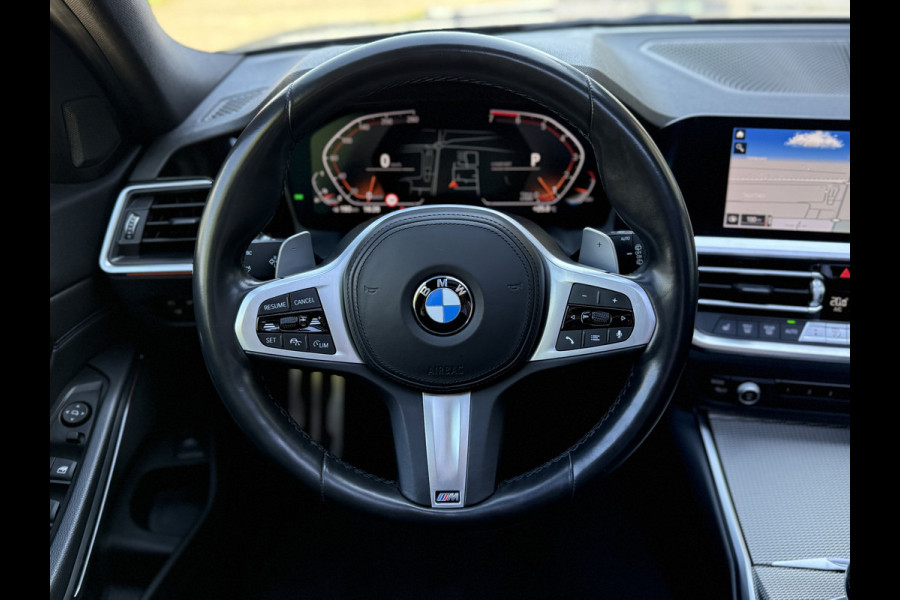 BMW 3 Serie Touring 330i High Executive | M-Sport | TREKHAAK | PANO | ACC | CAMERA