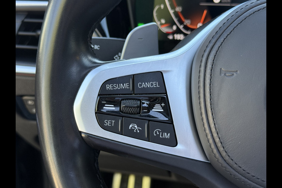 BMW 3 Serie Touring 330i High Executive | M-Sport | TREKHAAK | PANO | ACC | CAMERA