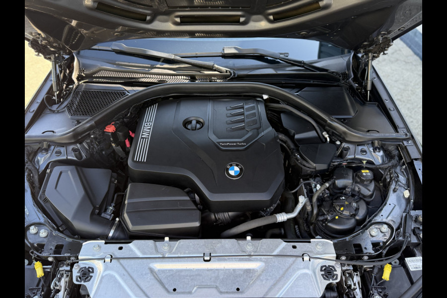 BMW 3 Serie Touring 330i High Executive | M-Sport | TREKHAAK | PANO | ACC | CAMERA