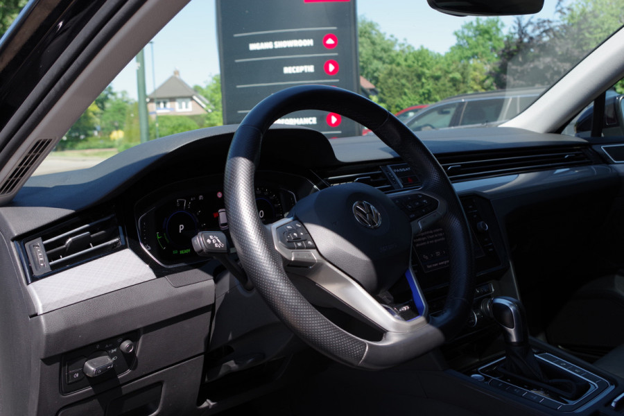 Volkswagen Passat Variant 1.4 TSI PHEV 218 PK GTE BNS, Leder, Panoramadak, 360 Camera, Trekhaak,