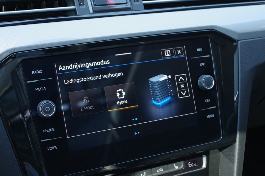Volkswagen Passat Variant 1.4 TSI PHEV 218 PK GTE BNS, Leder, Panoramadak, 360 Camera, Trekhaak,