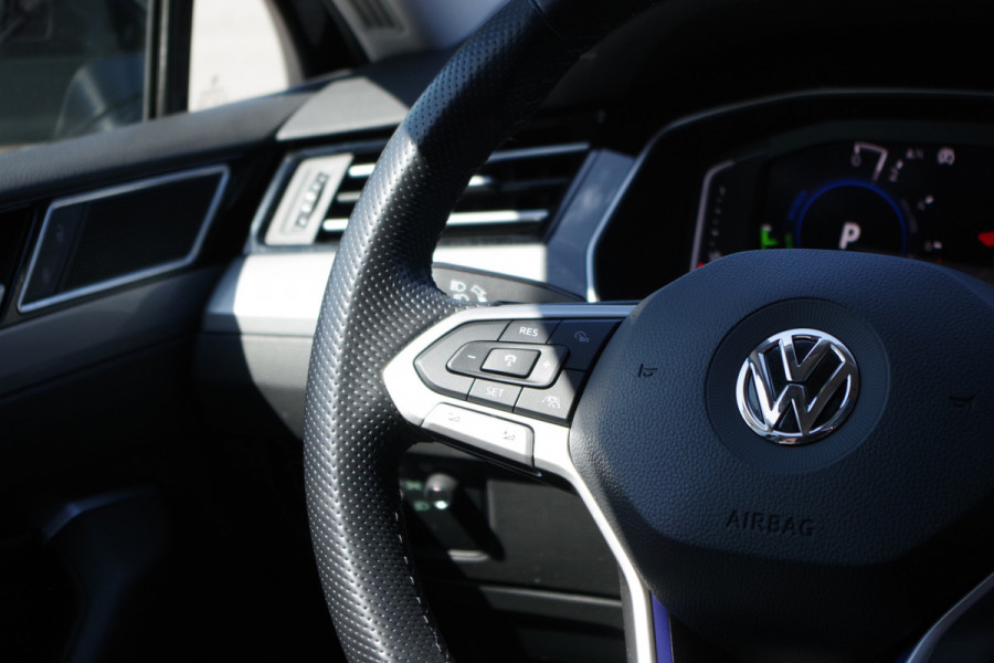 Volkswagen Passat Variant 1.4 TSI PHEV 218 PK GTE BNS, Leder, Panoramadak, 360 Camera, Trekhaak,