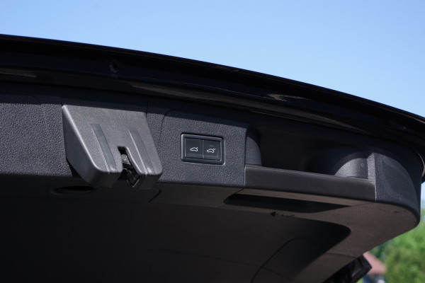 Volkswagen Passat Variant 1.4 TSI PHEV 218 PK GTE BNS, Leder, Panoramadak, 360 Camera, Trekhaak,