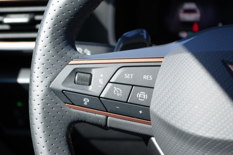 CUPRA Formentor 1.4 e-Hybrid 204 PK BNS PHEV, Carplay, DAB, Stoel- & Stuurverwarming, Camera