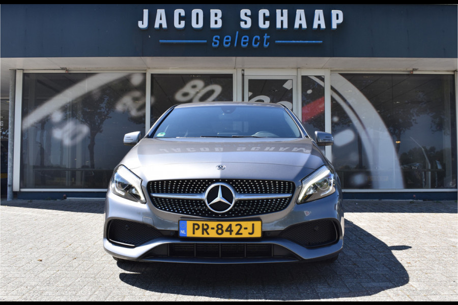 Mercedes-Benz A-Klasse 180 Business Solution AMG Automaat / Navigatie / Sportstoelen + verwarming  / Camera / 18" LM