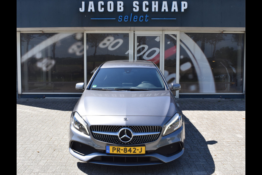 Mercedes-Benz A-Klasse 180 Business Solution AMG Automaat / Navigatie / Sportstoelen + verwarming  / Camera / 18" LM