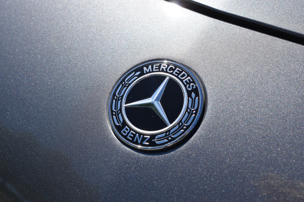 Mercedes-Benz A-Klasse 180 Business Solution AMG Automaat / Navigatie / Sportstoelen + verwarming  / Camera / 18" LM