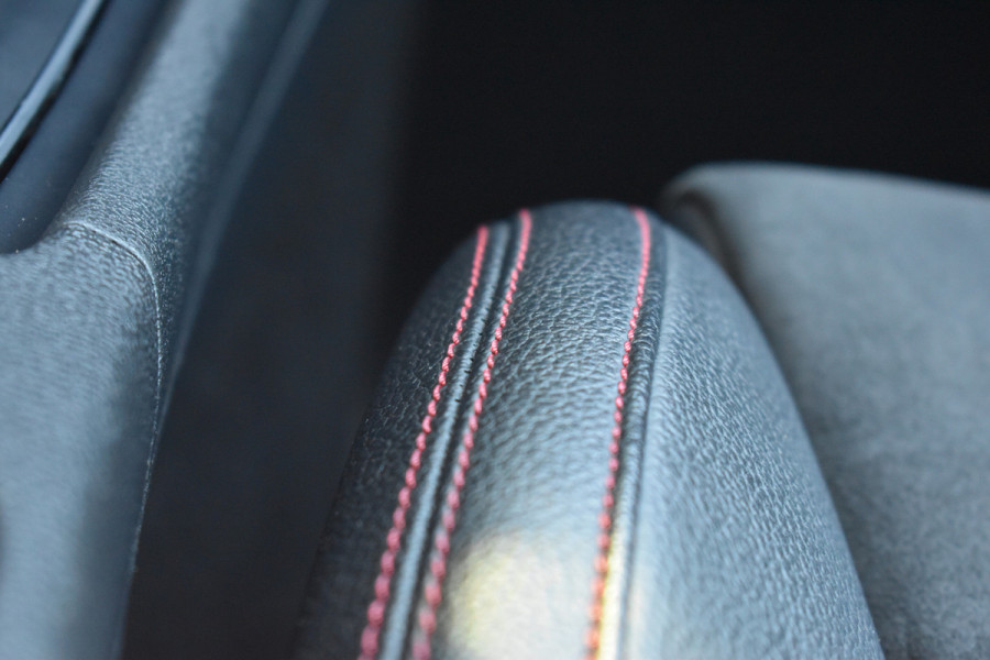 Mercedes-Benz A-Klasse 180 Business Solution AMG Automaat / Navigatie / Sportstoelen + verwarming  / Camera / 18" LM