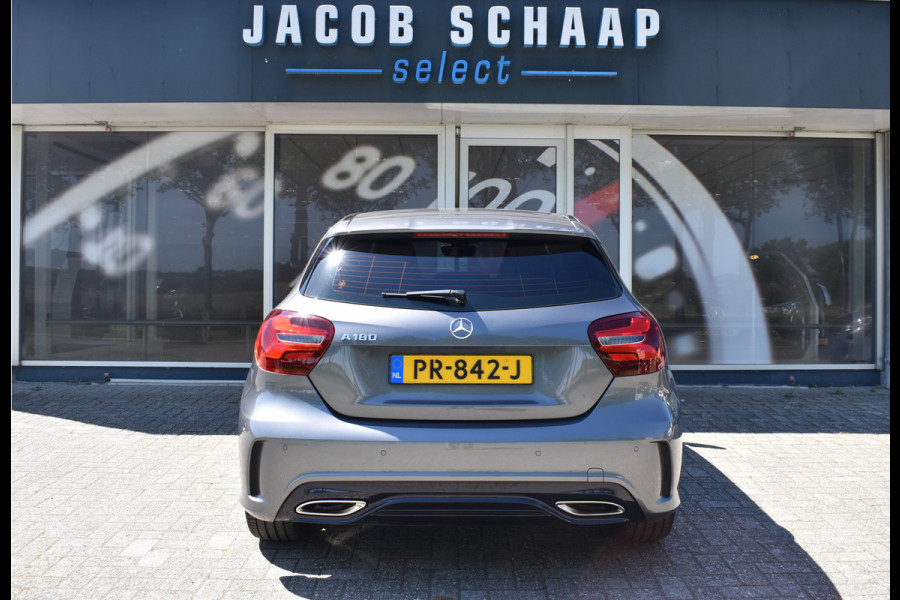 Mercedes-Benz A-Klasse 180 Business Solution AMG Automaat / Navigatie / Sportstoelen + verwarming  / Camera / 18" LM