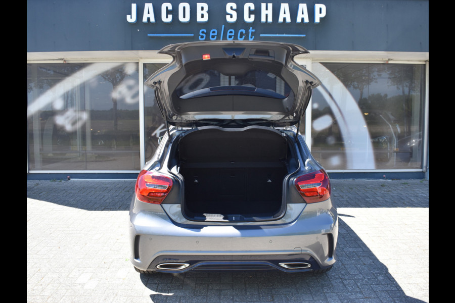Mercedes-Benz A-Klasse 180 Business Solution AMG Automaat / Navigatie / Sportstoelen + verwarming  / Camera / 18" LM