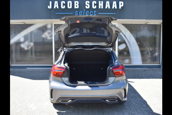 Mercedes-Benz A-Klasse 180 Business Solution AMG Automaat / Navigatie / Sportstoelen + verwarming  / Camera / 18" LM