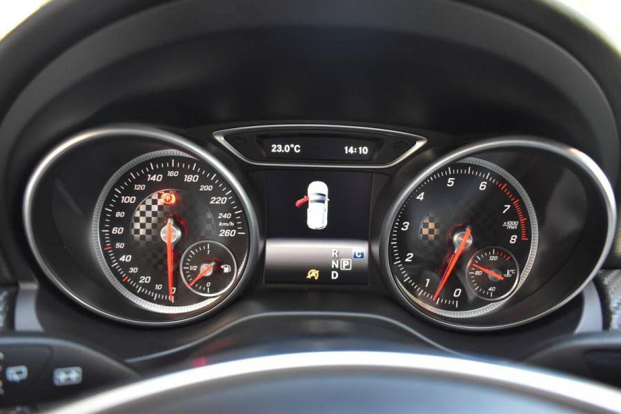 Mercedes-Benz A-Klasse 180 Business Solution AMG Automaat / Navigatie / Sportstoelen + verwarming  / Camera / 18" LM