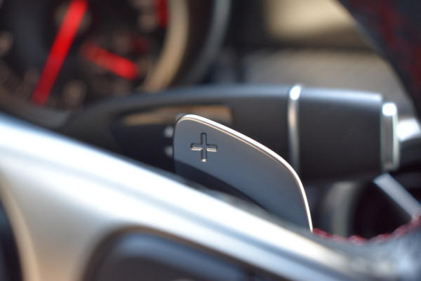 Mercedes-Benz A-Klasse 180 Business Solution AMG Automaat / Navigatie / Sportstoelen + verwarming  / Camera / 18" LM