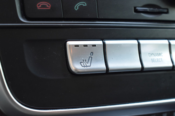 Mercedes-Benz A-Klasse 180 Business Solution AMG Automaat / Navigatie / Sportstoelen + verwarming  / Camera / 18" LM