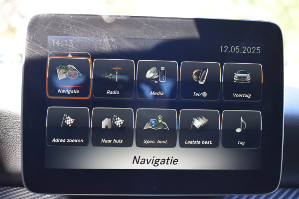 Mercedes-Benz A-Klasse 180 Business Solution AMG Automaat / Navigatie / Sportstoelen + verwarming  / Camera / 18" LM