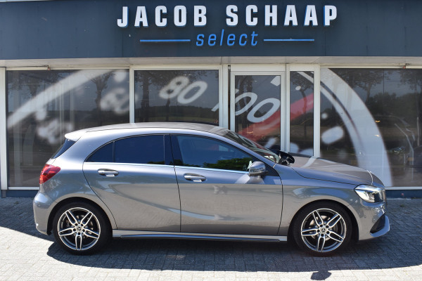Mercedes-Benz A-Klasse 180 Business Solution AMG Automaat / Navigatie / Sportstoelen + verwarming  / Camera / 18" LM