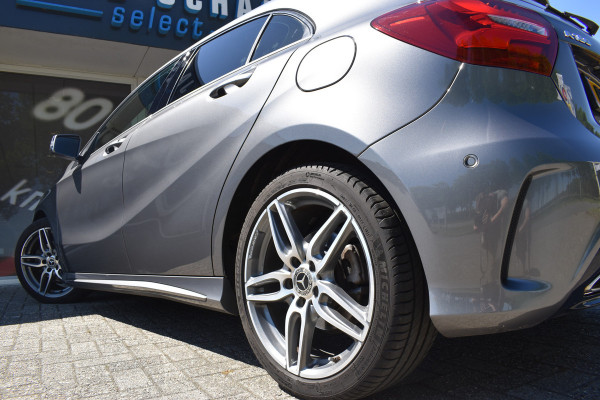 Mercedes-Benz A-Klasse 180 Business Solution AMG Automaat / Navigatie / Sportstoelen + verwarming  / Camera / 18" LM