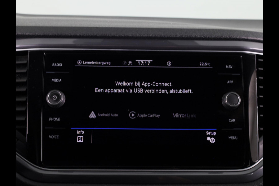 Volkswagen T-Roc 1.5 TSI Sport | Navigatie | Parkeer Sensoren |