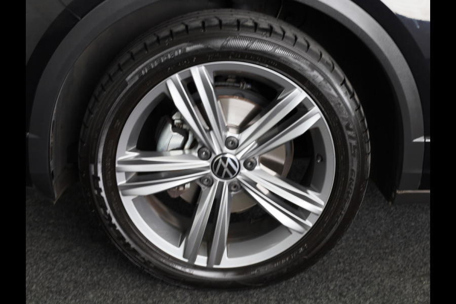 Volkswagen T-Roc 1.5 TSI Sport | Navigatie | Parkeer Sensoren |