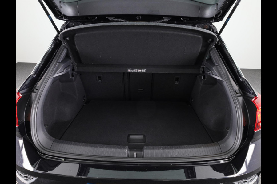 Volkswagen T-Roc 1.5 TSI Sport | Navigatie | Parkeer Sensoren |