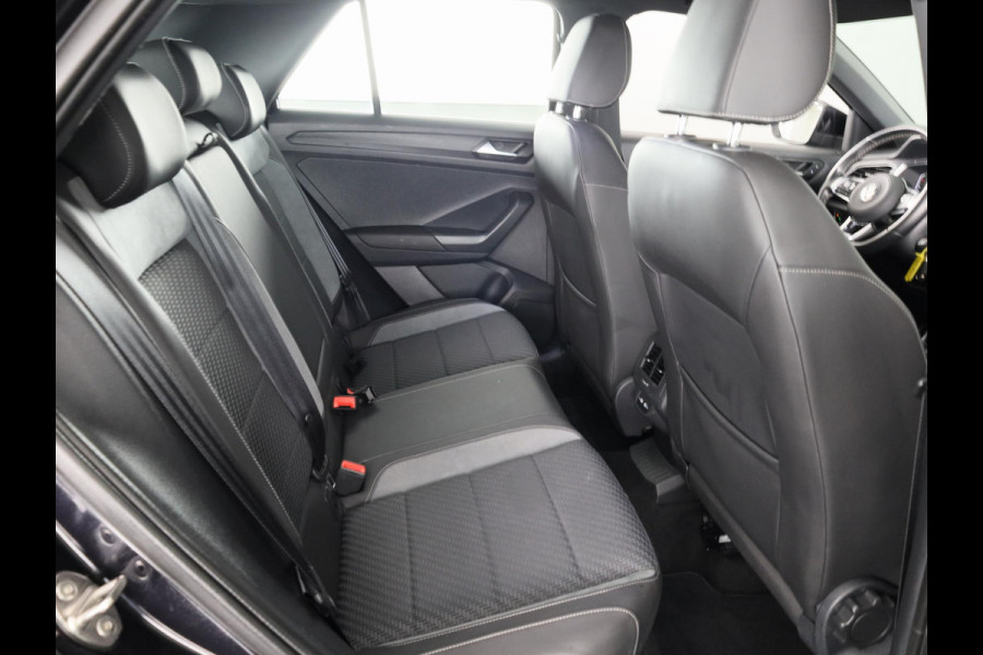 Volkswagen T-Roc 1.5 TSI Sport | Navigatie | Parkeer Sensoren |