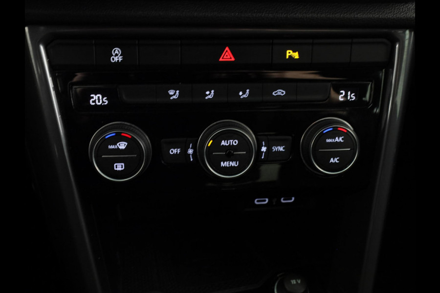 Volkswagen T-Roc 1.5 TSI Sport | Navigatie | Parkeer Sensoren |