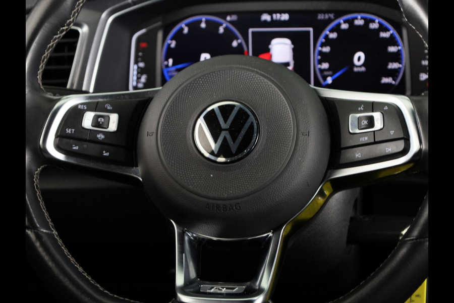 Volkswagen T-Roc 1.5 TSI Sport | Navigatie | Parkeer Sensoren |