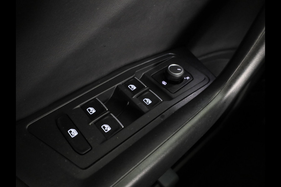 Volkswagen T-Roc 1.5 TSI Sport | Navigatie | Parkeer Sensoren |