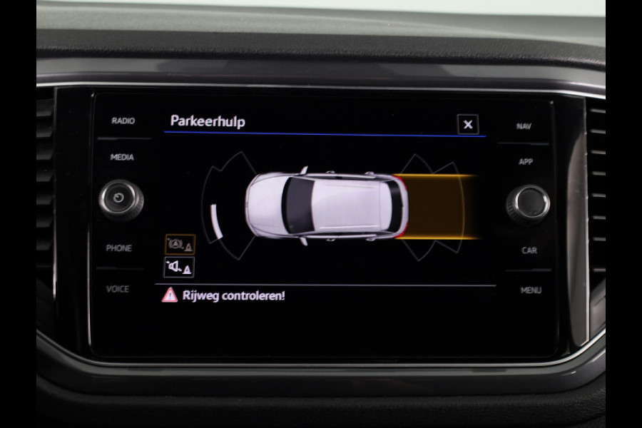 Volkswagen T-Roc 1.5 TSI Sport | Navigatie | Parkeer Sensoren |