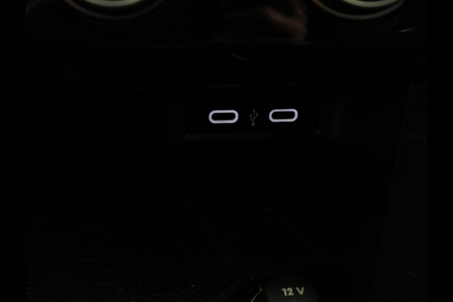 Volkswagen T-Roc 1.5 TSI Sport | Navigatie | Parkeer Sensoren |