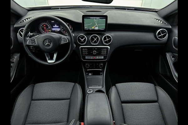 Mercedes-Benz A-Klasse 160 Ambition (NL-auto, Goed onderH, Navi Groot, Carplay, Parkeersensoren V+A, Led, Etc)