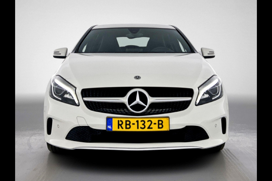 Mercedes-Benz A-Klasse 160 Ambition (NL-auto, Goed onderH, Navi Groot, Carplay, Parkeersensoren V+A, Led, Etc)