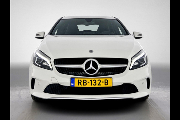 Mercedes-Benz A-Klasse 160 Ambition (NL-auto, Goed onderH, Navi Groot, Carplay, Parkeersensoren V+A, Led, Etc)