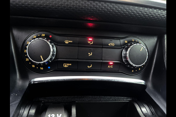 Mercedes-Benz A-Klasse 160 Ambition (NL-auto, Goed onderH, Navi Groot, Carplay, Parkeersensoren V+A, Led, Etc)