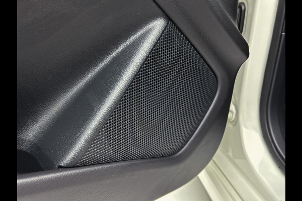 Mercedes-Benz A-Klasse 160 Ambition (NL-auto, Goed onderH, Navi Groot, Carplay, Parkeersensoren V+A, Led, Etc)