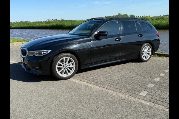 BMW 3 Serie Touring 330e High Executive Sportline / panorama