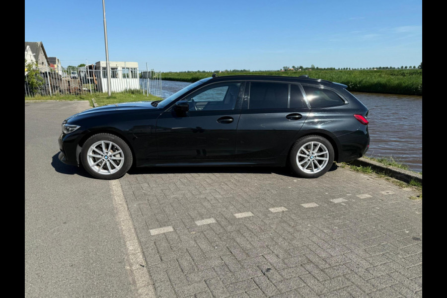 BMW 3 Serie Touring 330e High Executive Sportline / panorama