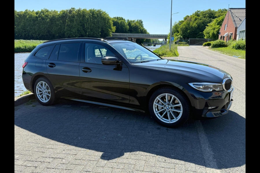 BMW 3 Serie Touring 330e High Executive Sportline / panorama