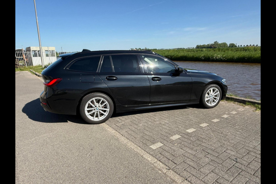 BMW 3 Serie Touring 330e High Executive Sportline / panorama