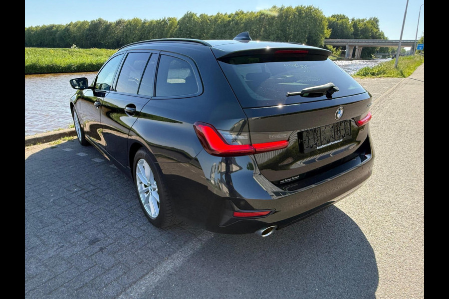 BMW 3 Serie Touring 330e High Executive Sportline / panorama