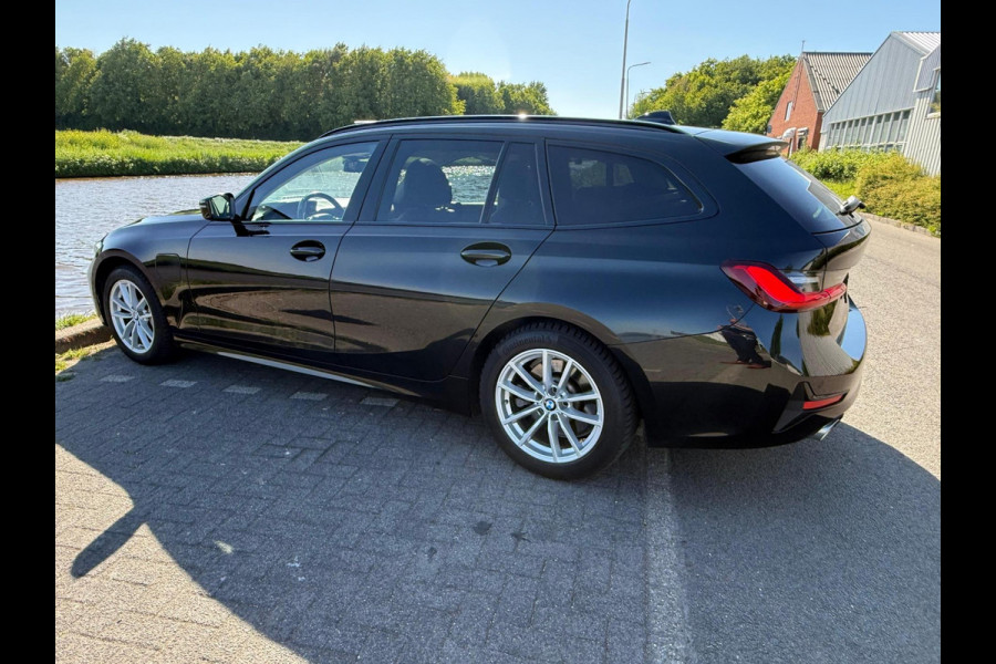 BMW 3 Serie Touring 330e High Executive Sportline / panorama