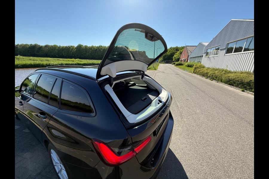 BMW 3 Serie Touring 330e High Executive Sportline / panorama