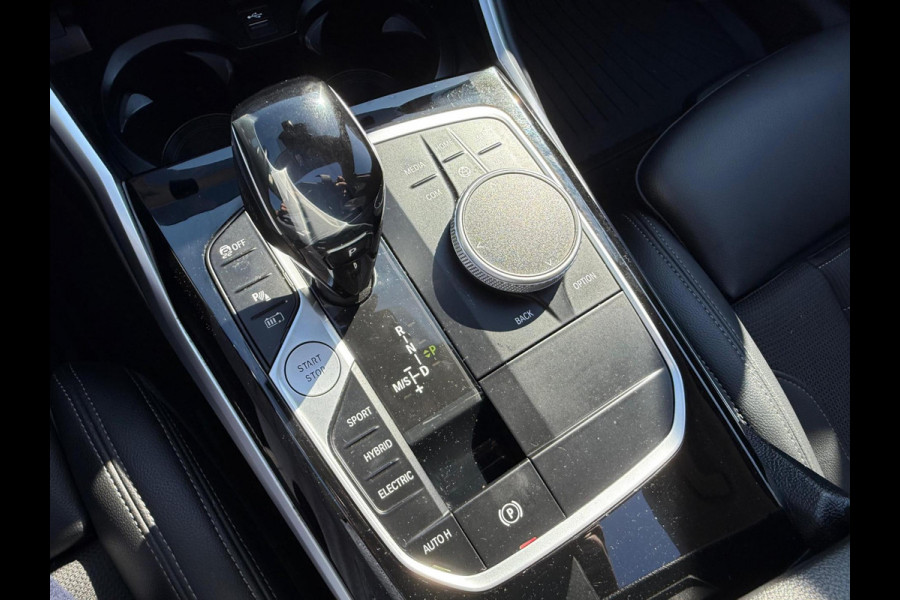BMW 3 Serie Touring 330e High Executive Sportline / panorama