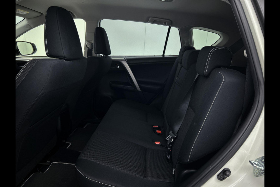 Toyota RAV4 2.5 Hybrid AWD Style(Perfect onderH, Navi, Camera, Parkeersensoren V+A, Cruise Con, Climate Con, Led, Etc)
